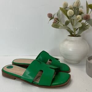 Cushionaire Voyage Slide Sandals Kelly Green Women 8M Tried On FLAW